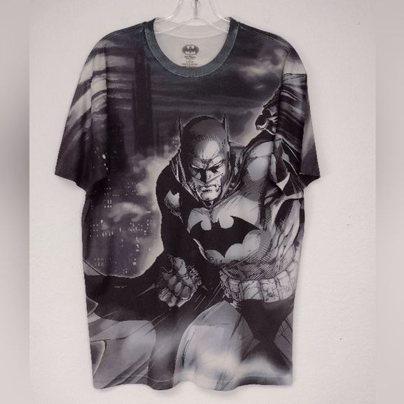 Batman T-Shirt Graphic Jersey Knit  Size Large 42/44. - Picture 1 of 9